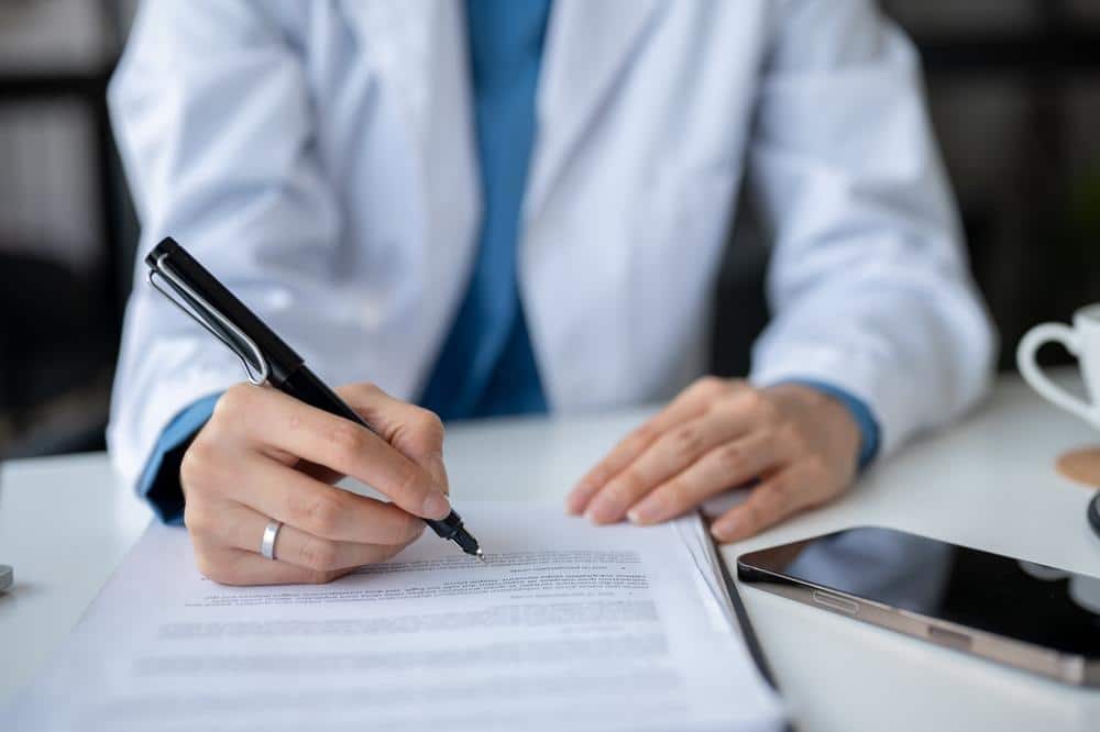 How Timing and Strategy Affect Physician Contract Negotiation Outcomes