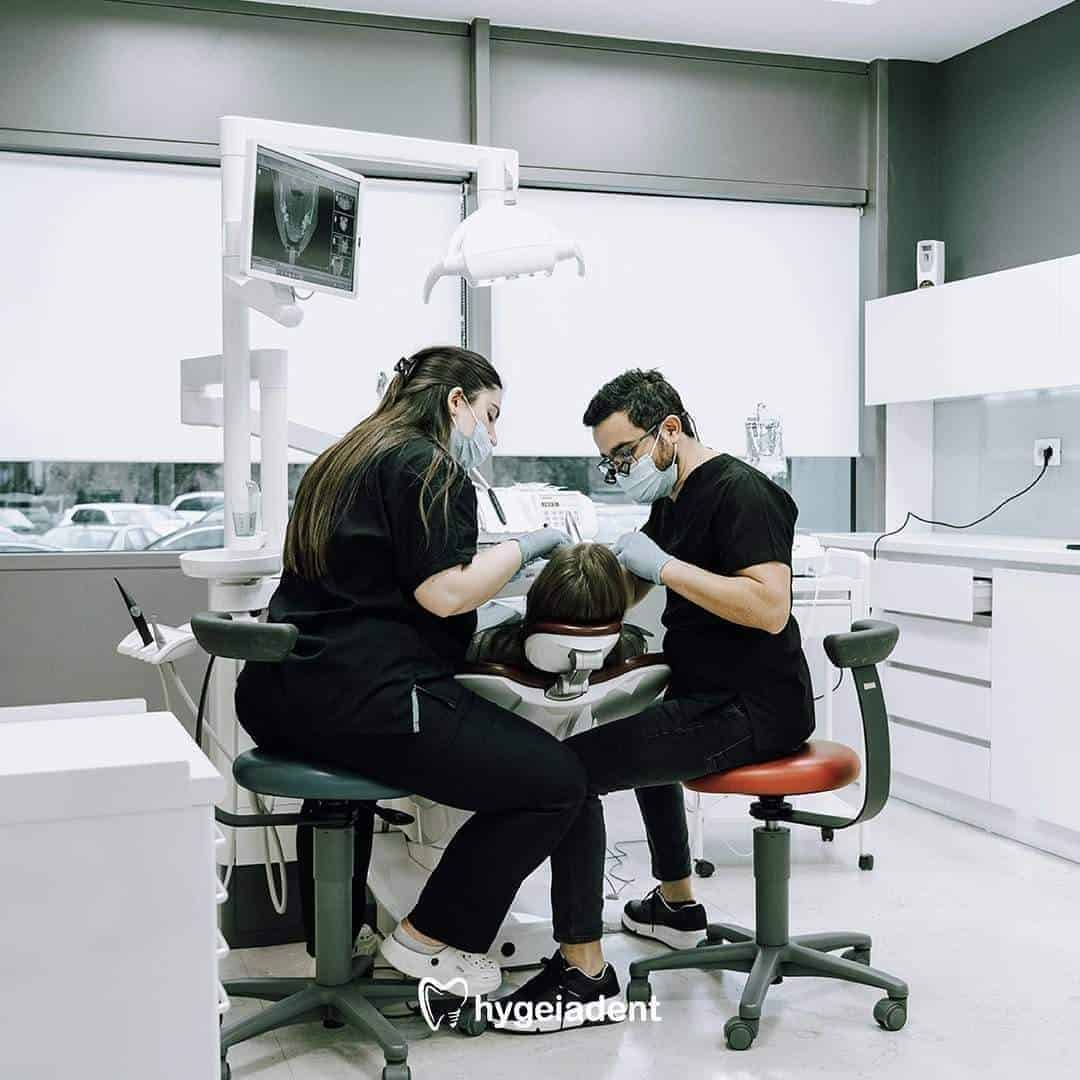 Minimally invasive dental implant procedures