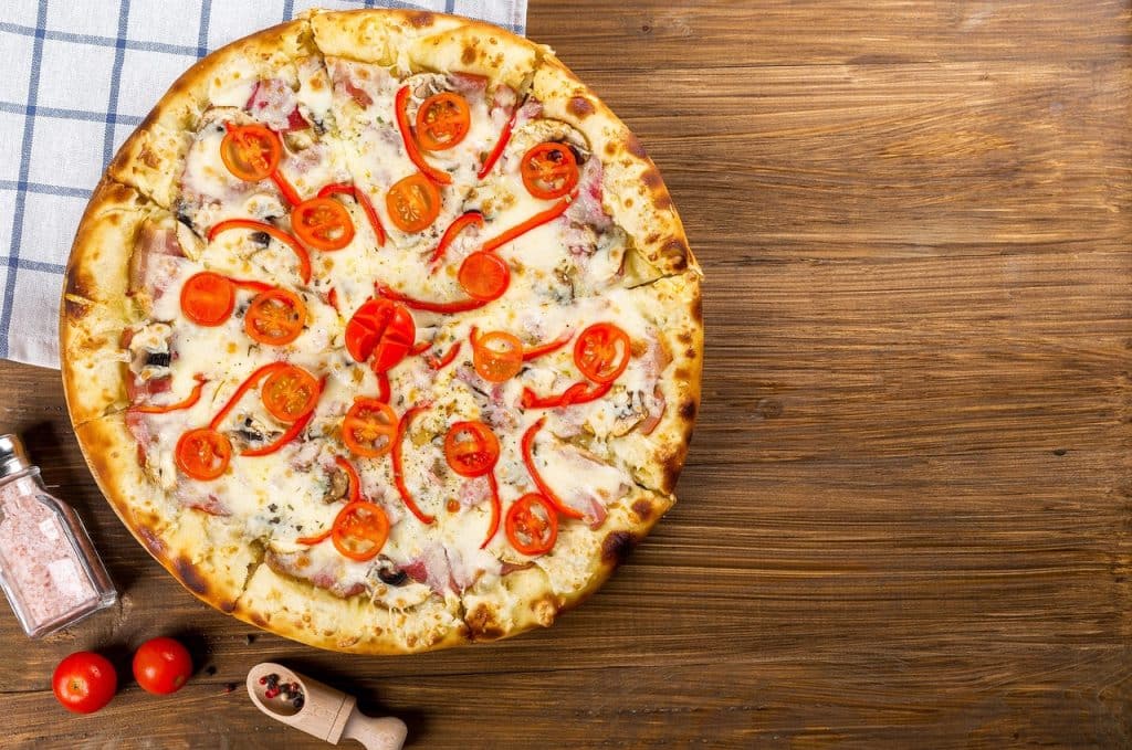 How Smart Phone Systems Are Transforming Pizza Restaurant Operations