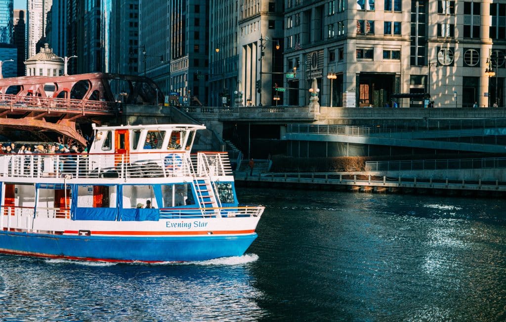 The Top 10 Chicago River Cruise Companies: An Authoritative Guide for Unforgettable City Views