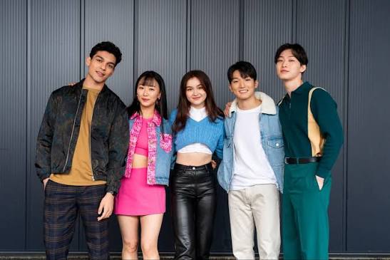 XO Kitty Cast: XO Kitty Characters and Relationships XO Kitty Cast: XO Kitty Characters and Relationships